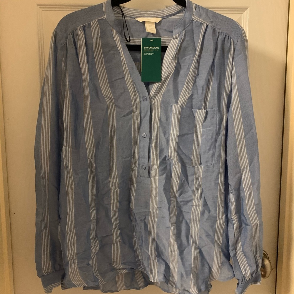 NWT H&M blue stripes top blouse size US10